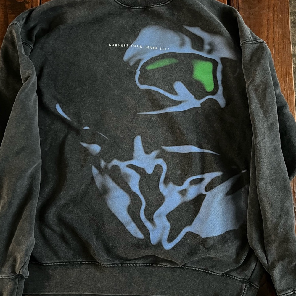 Zara Black and Green Graphic Crewneck Sweatshirt